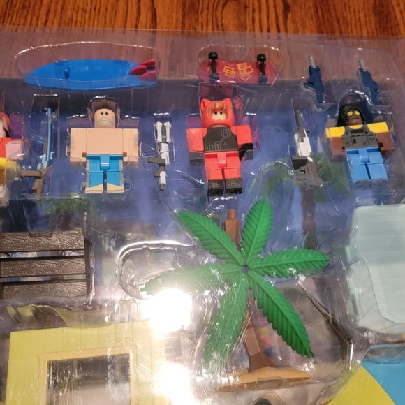 ROBLOX 28 PCS Action Figure ARSENAL OPERATION BEACH DAY Deluxe Playset - Picture 6 of 7